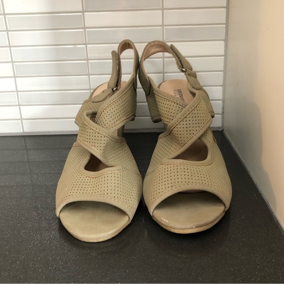 Greenwich Village women’s heels - Picture 2 of 11